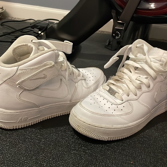 White Air Forces - Picture 2 of 6
